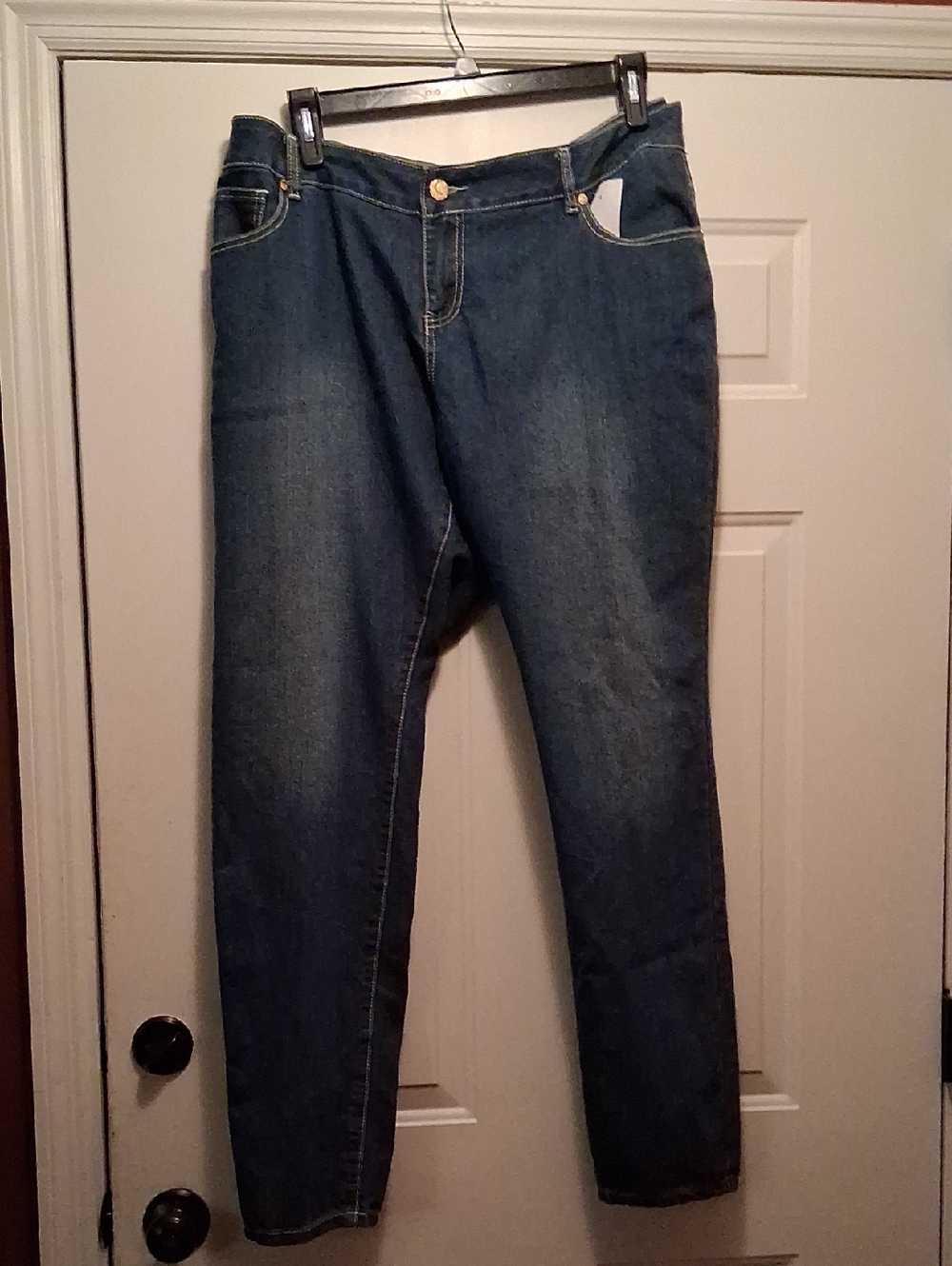 Fabulous Women's COOGI jeans With Multicolored Embroidered Back Pocket